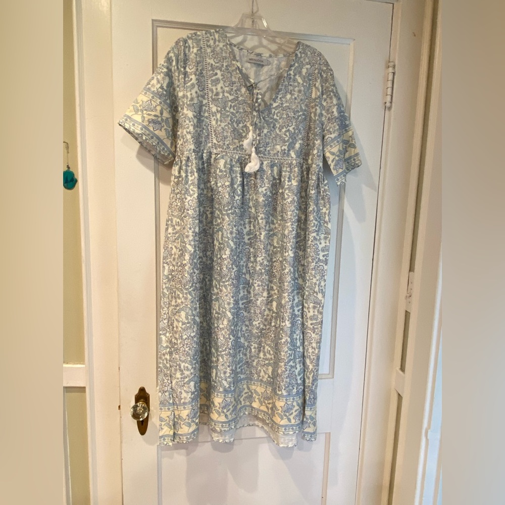 Beautiful short sleeve midi summer dress by Misslook. Size L. Like new!